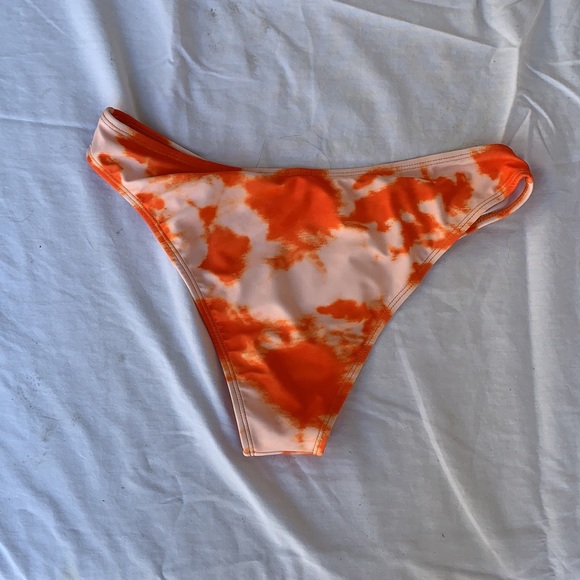 Medium orange tie dye bikini top and bottom - Picture 4 of 4